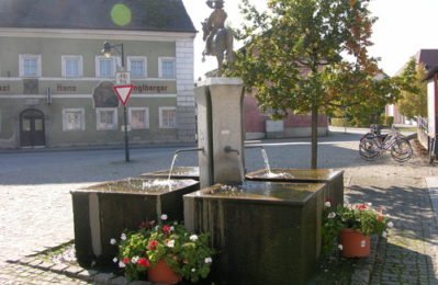 Der Brunnen in Straßkirchen