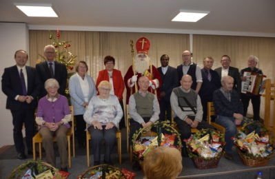 Der Nikolaus auf der Seniorenweihnachtsfeier