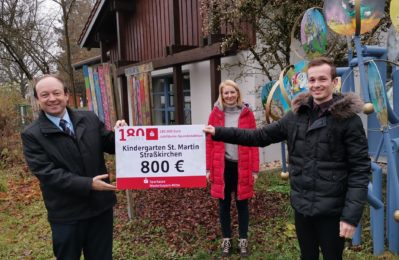 800€ Spende wird an den Kindergarten St. Martin in Straßkirchen übergeben