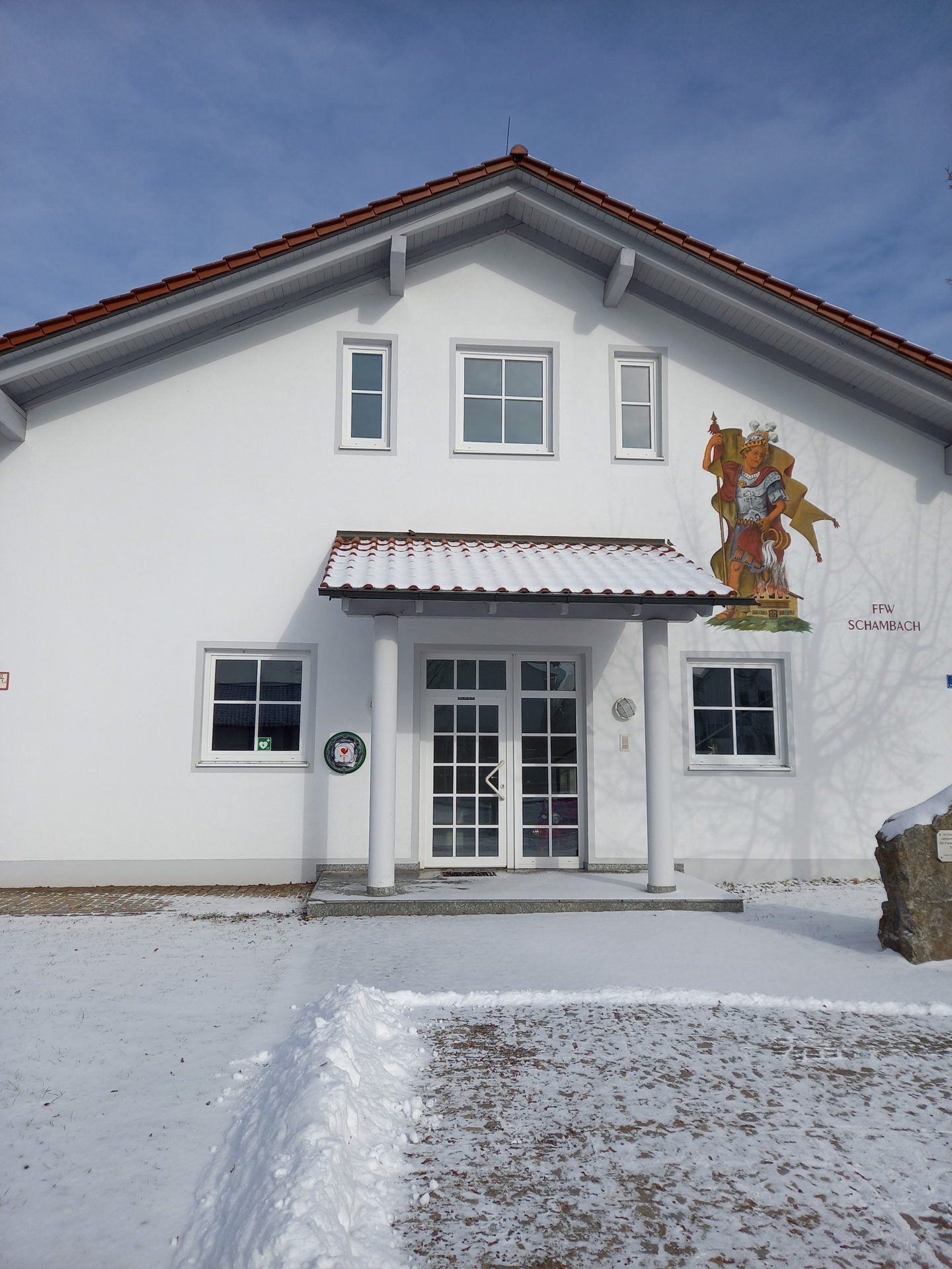 Neuer Defibrilator in Schambach