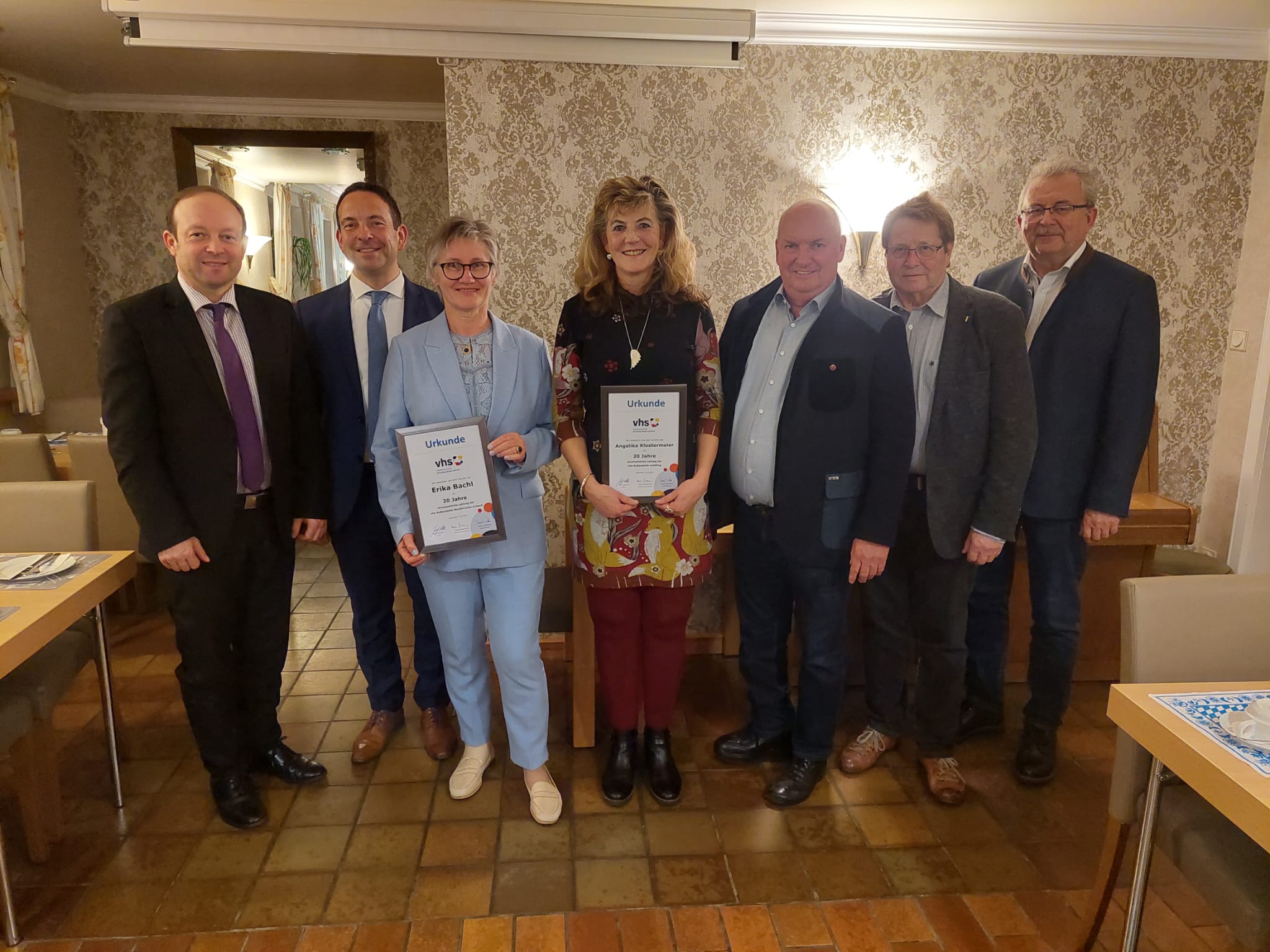 Dank und Anerkennung für vhs-Außenstellenleiterin Erika Bachl