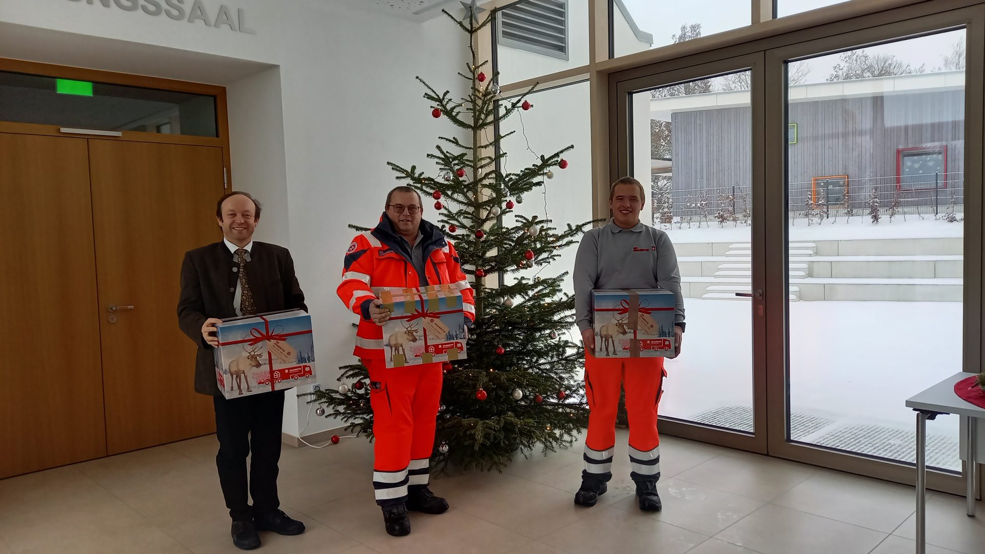 „Johanniter-Weihnachtstrucker“ in der Verwaltungsgemeinschaft Straßkirchen