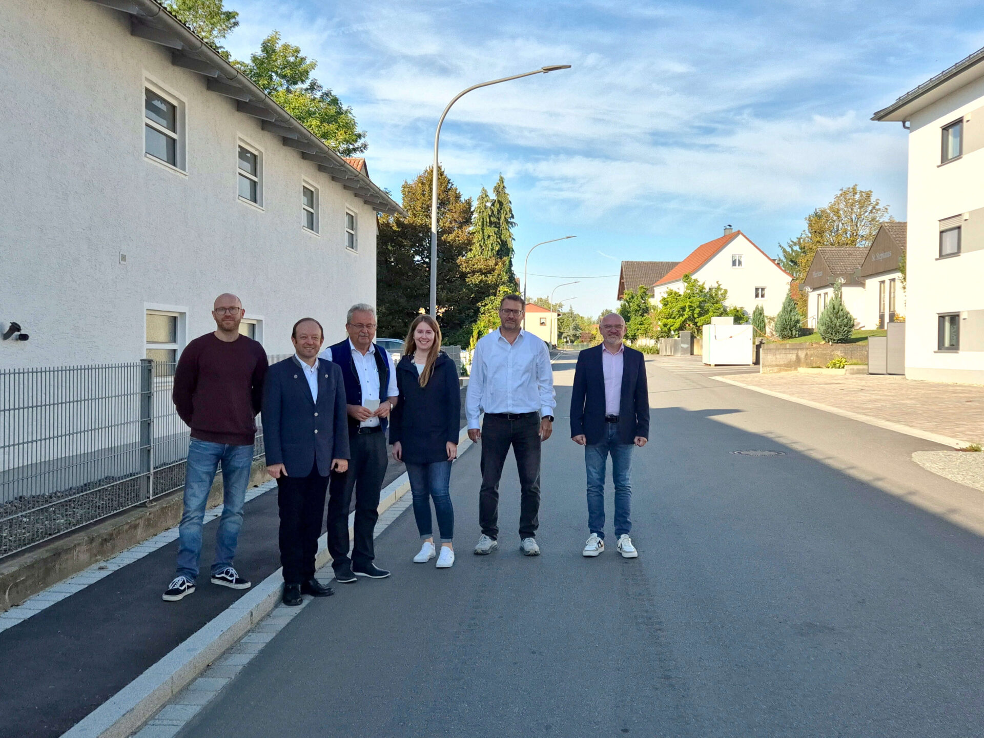 Gruppenfoto bei Verkehrsfreigabe