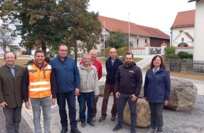 Gruppenfoto bei Abnahme der Maßnahme
