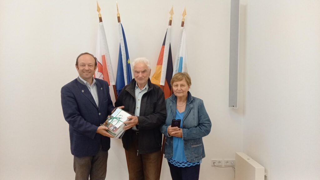 Gruppenfoto bei Spendenübergabe