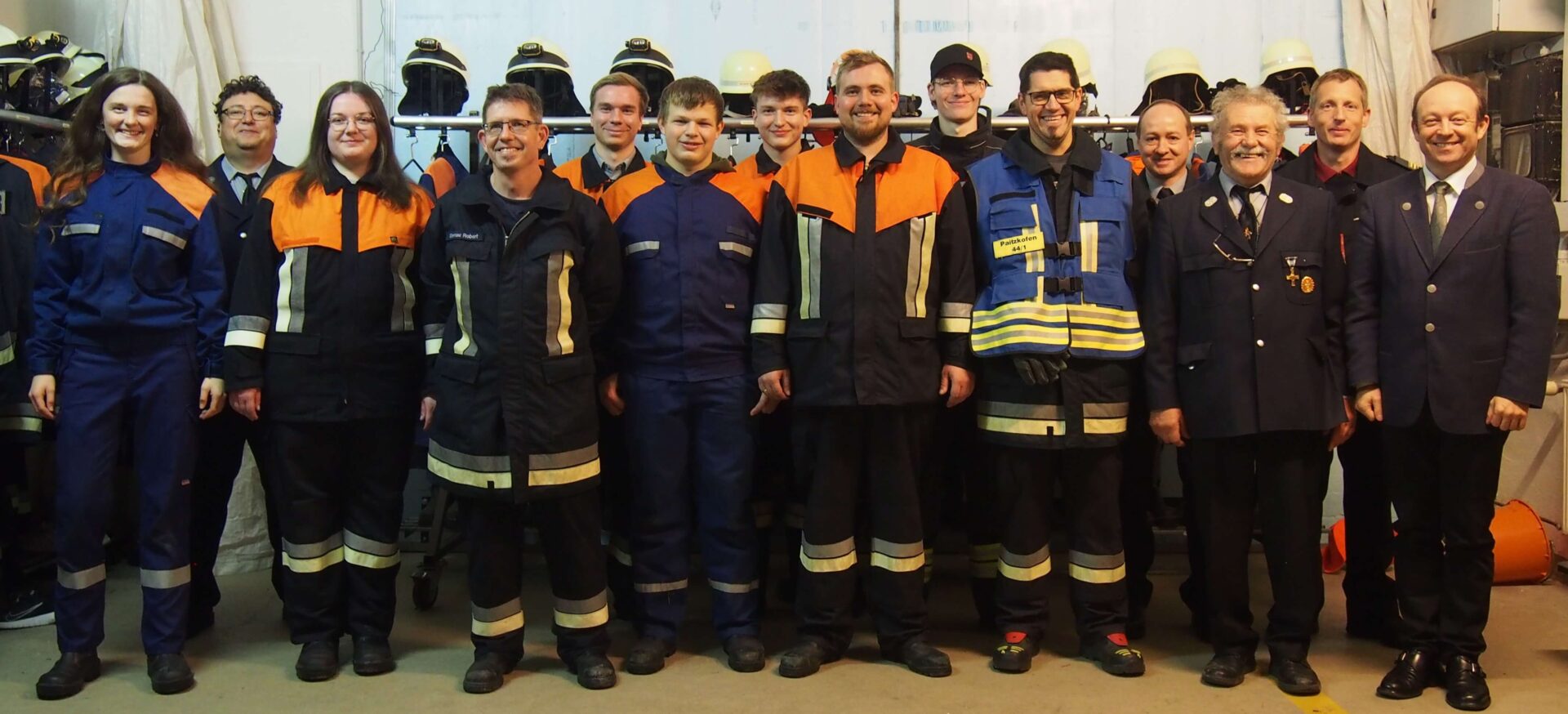 Gruppenfoto der Feuerwehrleute
