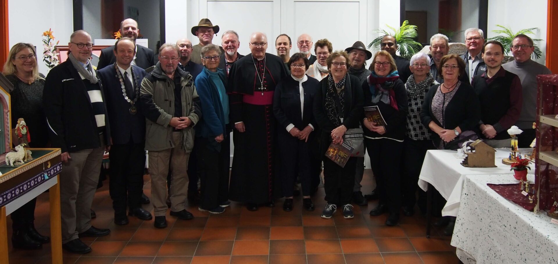 Bischof eröffnete überregionale Krippenausstellung in Straßkirchen