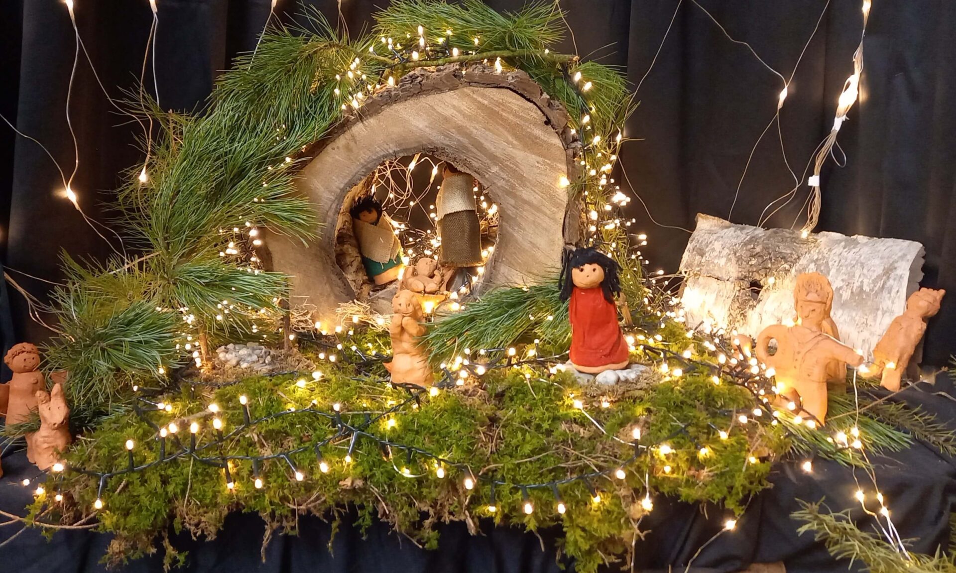 Adventsfenster in der Schulaula