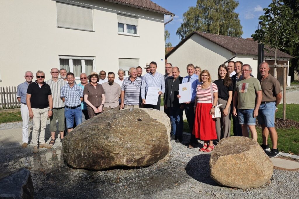 Gruppenfoto nach Urkundenübergabe