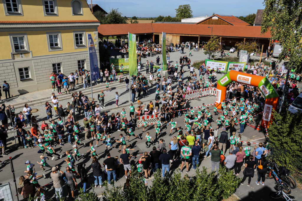 Der Dorfplatz von oben